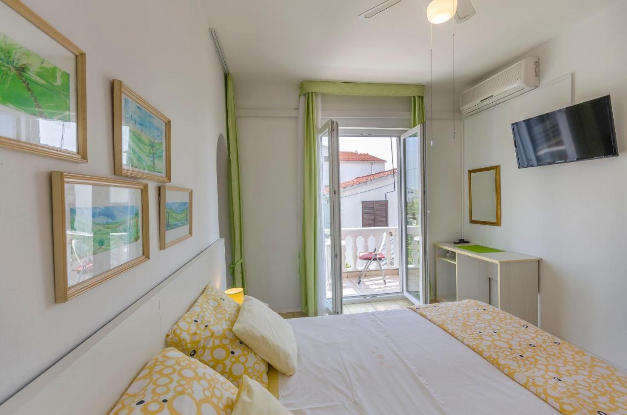 Apartments And Rooms On The Beach Vodice Exterior foto